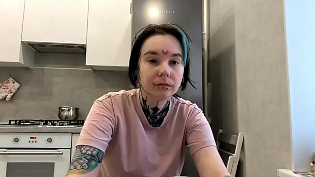 Snapshot of HighelikeGirl chatting on February 17, 2026, 6:10 am HighelikeGirl online show from February 17, 2026, 6:10 am