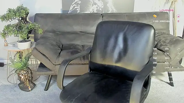 Snapshot of tomy_scott chatting on December 19, 2025, 3:02 am tomy scott online show from December 19, 2025, 3:02 am