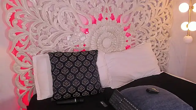 Odette bulgari online show from November 3, 2025, 11:22 am