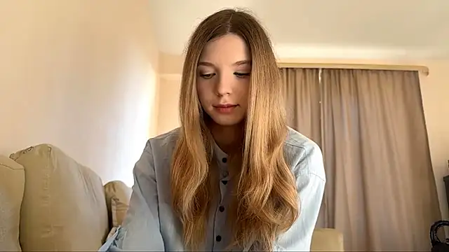 FruityXo online show from November 2, 2025, 11:45 am