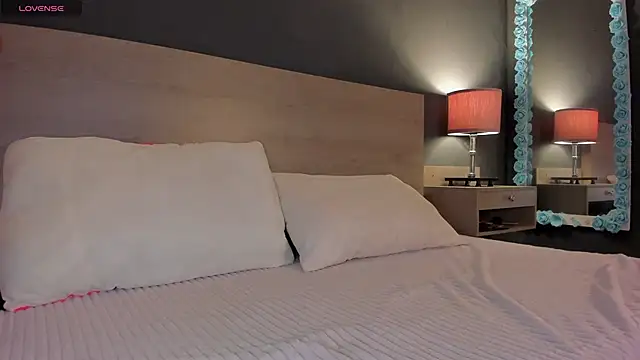 Snapshot of Zoe_Ruiiz chatting on December 3, 2025, 10:30 pm Zoe Ruiiz online show from December 3, 2025, 10:30 pm