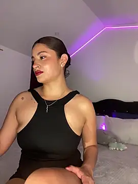 Snapshot of MiaAlarie chatting on January 15, 2026, 5:12 am MiaAlarie online show from January 15, 2026, 5:12 am