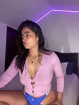 Snapshot of MiaAlarie chatting on February 14, 2026, 7:27 am MiaAlarie online show from February 14, 2026, 7:27 am