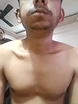 Snapshot of yung_cplz chatting on December 18, 2025, 11:49 am yung cplz online show from December 18, 2025, 11:49 am