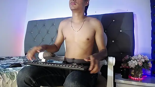 Charlie Cock  online show from October 16, 2025, 7:37 pm