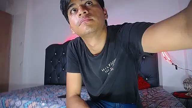 Charlie Cock  online show from October 21, 2025, 8:53 pm