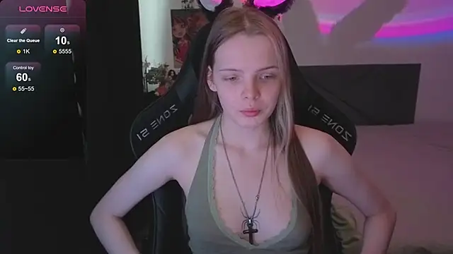 Luna Navy online show from December 3, 2025, 8:12 am