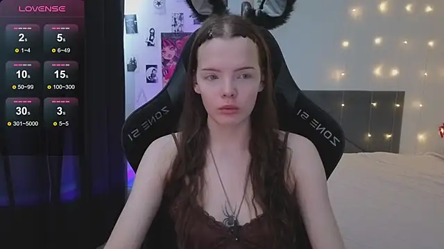 Luna Navy online show from February 18, 2026, 6:53 am