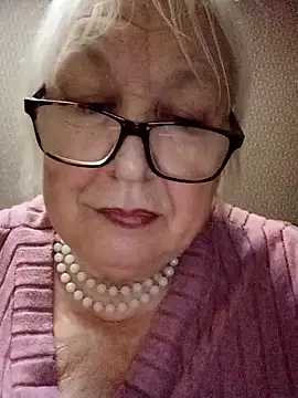 Alexia64231 online show from November 15, 2025, 1:25 am