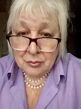 Alexia64231 online show from November 17, 2025, 7:14 am