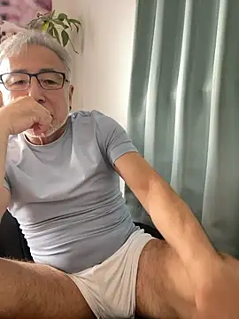 Snapshot of gholly2007 chatting on November 9, 2025, 2:32 am gholly2007 online show from November 9, 2025, 2:32 am