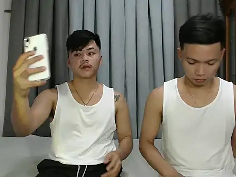 hot emman online show from October 22, 2025, 2:39 pm