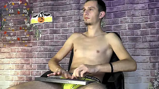 Snapshot of AxelMassimo chatting on October 26, 2025, 3:56 am AxelMassimo online show from October 26, 2025, 3:56 am