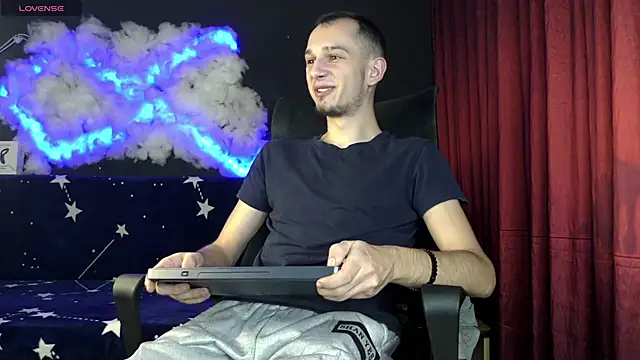 Snapshot of AxelMassimo chatting on November 29, 2025, 3:53 am AxelMassimo online show from November 29, 2025, 3:53 am