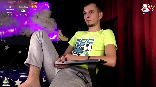 Snapshot of AxelMassimo chatting on December 14, 2025, 3:50 pm AxelMassimo online show from December 14, 2025, 3:50 pm