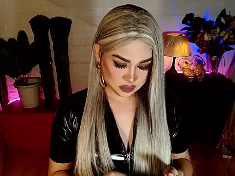 Snapshot of Pukesavurrat chatting on November 14, 2025, 11:46 pm Pukesavurrat online show from November 14, 2025, 11:46 pm