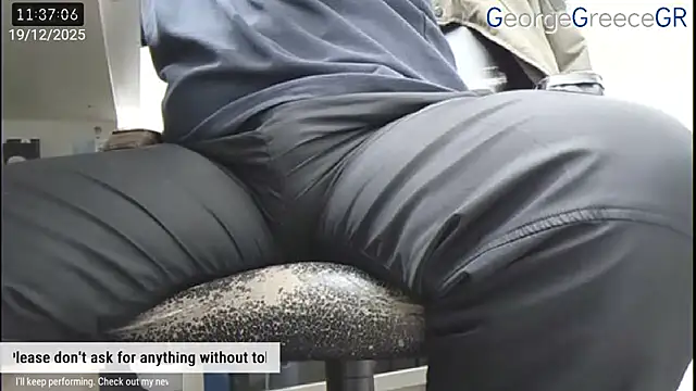 Snapshot of GeorgeGreece2025 chatting on December 19, 2025, 9:38 am GeorgeGreece2025 online show from December 19, 2025, 9:38 am