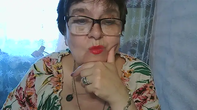 Snapshot of VeronicaGold511 chatting on July 2, 2026, 7:14 am VeronicaGold511 online show from July 2, 2026, 7:14 am