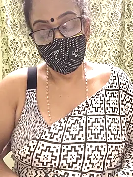 Snapshot of sweet-lotus chatting on October 4, 2025, 6:28 pm sweet-lotus online show from October 4, 2025, 6:28 pm