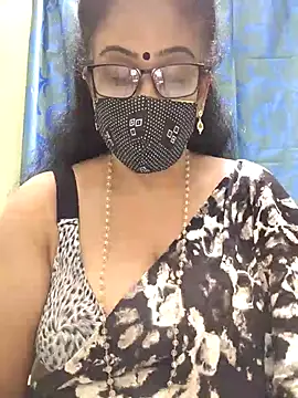 Snapshot of sweet-lotus chatting on October 28, 2025, 6:32 pm sweet-lotus online show from October 28, 2025, 6:32 pm