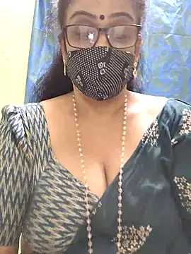 Snapshot of sweet-lotus chatting on November 9, 2025, 5:11 pm sweet-lotus online show from November 9, 2025, 5:11 pm