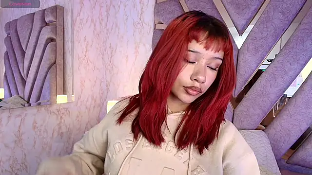 Snapshot of redd_pandaa chatting on December 14, 2025, 4:40 am redd pandaa online show from December 14, 2025, 4:40 am