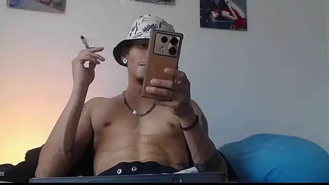 Snapshot of Daniel_laverde chatting on October 17, 2025, 6:21 pm Daniel laverde online show from October 17, 2025, 6:21 pm