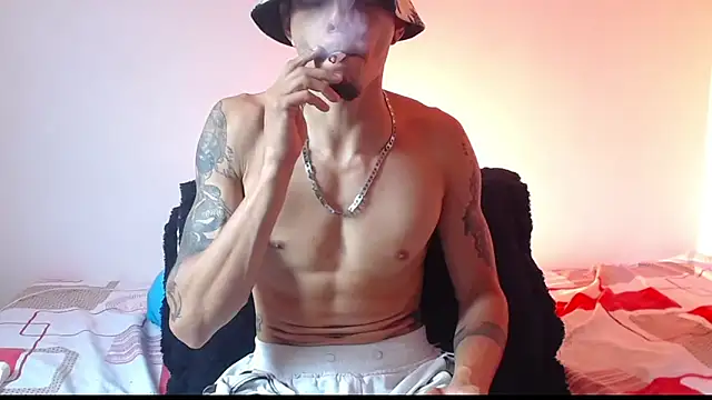 Snapshot of Daniel_laverde chatting on November 4, 2025, 8:41 pm Daniel laverde online show from November 4, 2025, 8:41 pm