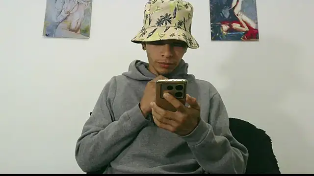 Snapshot of Daniel_laverde chatting on November 16, 2025, 9:31 pm Daniel laverde online show from November 16, 2025, 9:31 pm