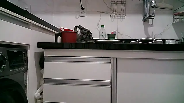 misticamey online show from November 7, 2025, 5:24 pm