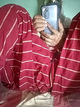 Hotty-Monaa online show from October 17, 2025, 5:04 pm