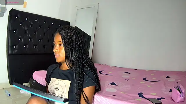 shantall ebony1 online show from November 8, 2025, 9:20 am