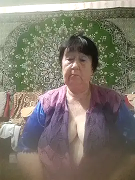 CrystalLime6411 online show from September 15, 2025, 6:08 pm