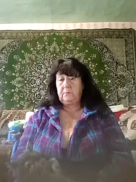 CrystalLime6411 online show from October 15, 2025, 11:54 am