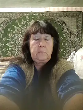 CrystalLime6411 online show from November 5, 2025, 6:41 pm