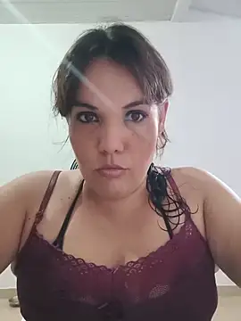 Bellapotencia1985 online show from May 31, 2026, 9:49 am