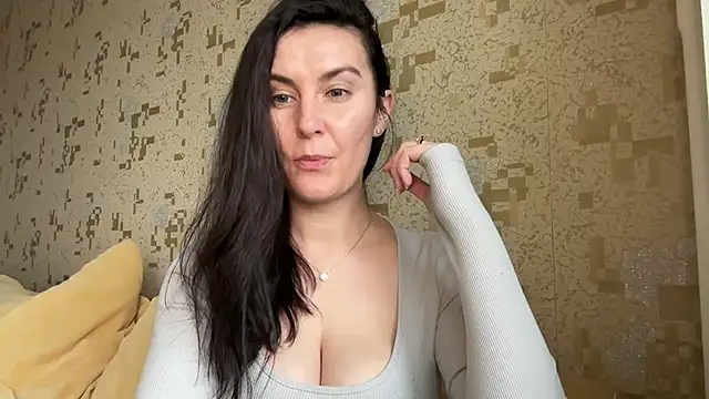 KatalinaQE online show from December 14, 2025, 10:42 am