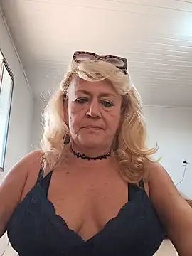 Belladama61 online show from May 19, 2026, 11:05 am