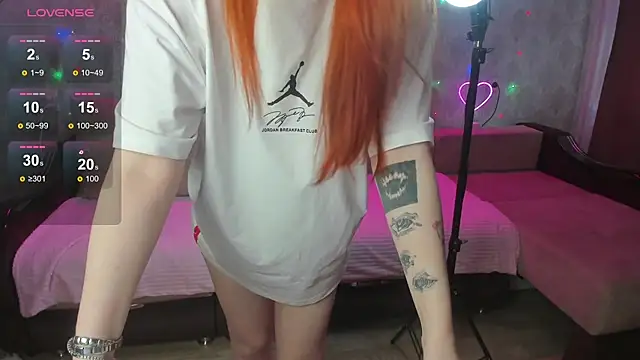 Snapshot of Molly_Kitty chatting on September 18, 2025, 2:35 am Molly Kitty online show from September 18, 2025, 2:35 am