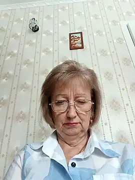 AlikaSwan5821 online show from October 18, 2025, 11:55 am