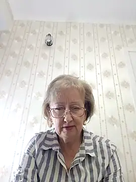 AlikaSwan5821 online show from November 16, 2025, 1:49 pm