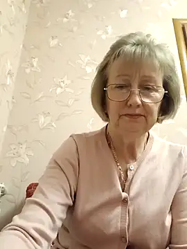 AlikaSwan5821 online show from November 29, 2025, 3:37 pm