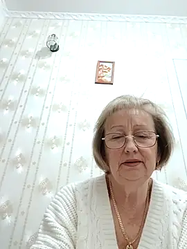 AlikaSwan5821 online show from December 5, 2025, 8:05 pm