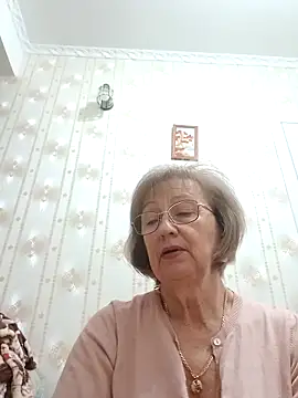 AlikaSwan5821 online show from December 17, 2025, 2:34 pm