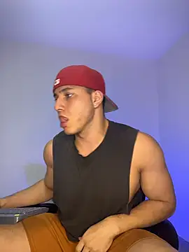 Snapshot of max_valiant1 chatting on February 22, 2026, 4:35 am max valiant1 online show from February 22, 2026, 4:35 am