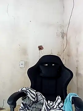 moreno25centimetro online show from February 28, 2026, 1:56 pm