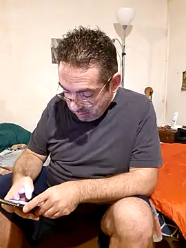 Snapshot of Jouons-ensembles2 chatting on November 16, 2025, 3:39 pm Jouons-ensembles2 online show from November 16, 2025, 3:39 pm