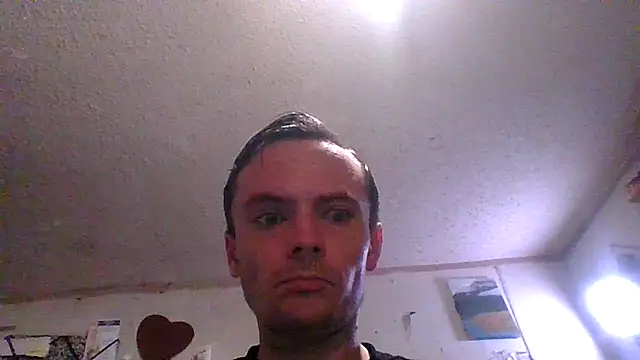 Snapshot of RichardW chatting on November 28, 2025, 9:06 pm RichardW online show from November 28, 2025, 9:06 pm