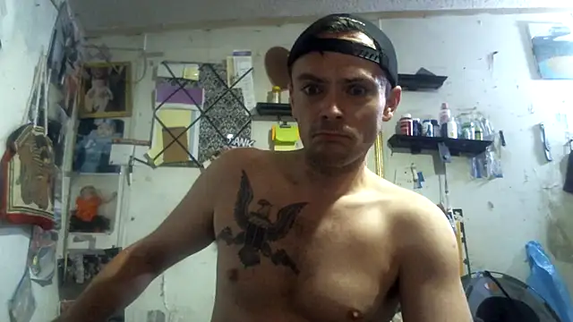 Snapshot of RichardW chatting on November 30, 2025, 3:21 am RichardW online show from November 30, 2025, 3:21 am