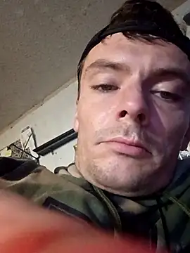 Snapshot of RichardW chatting on December 18, 2025, 2:34 pm RichardW online show from December 18, 2025, 2:34 pm